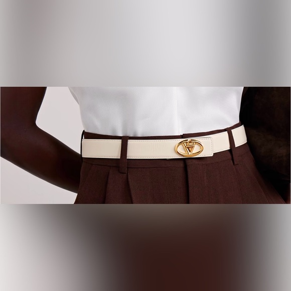 Valentino Garavani Accessories - Valentino Garavani
The Bold Edition VLogo belt